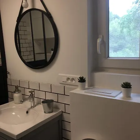 Maisonnette Cosy Avec Jardin Prive Au Calme شقة